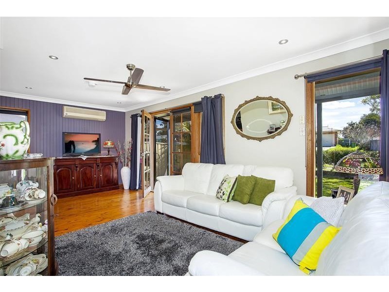 130 Vales Road, Mannering Park NSW 2259