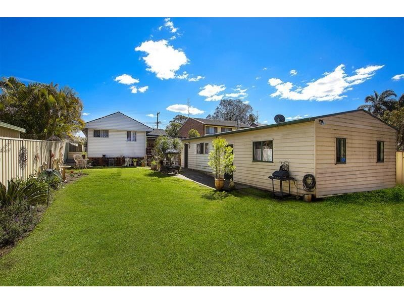 130 Vales Road, Mannering Park NSW 2259