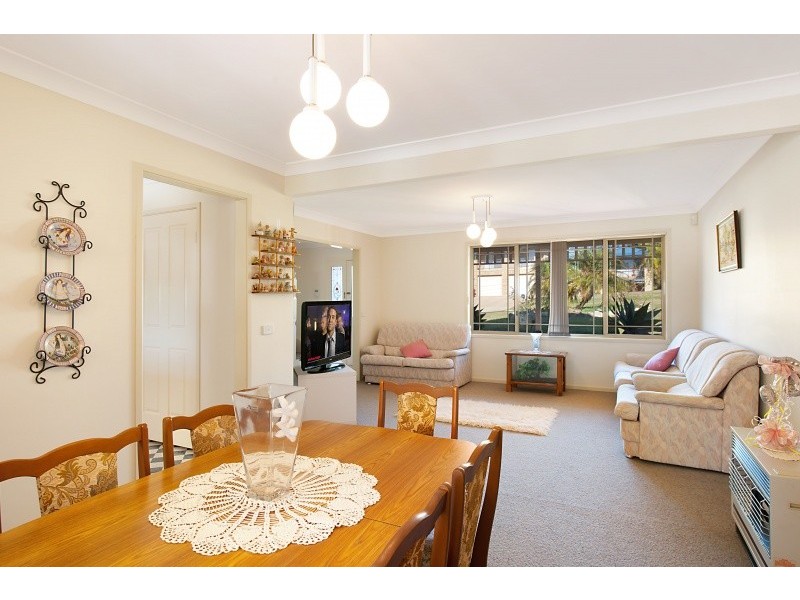 100 Yeramba Road, Summerland Point NSW 2259