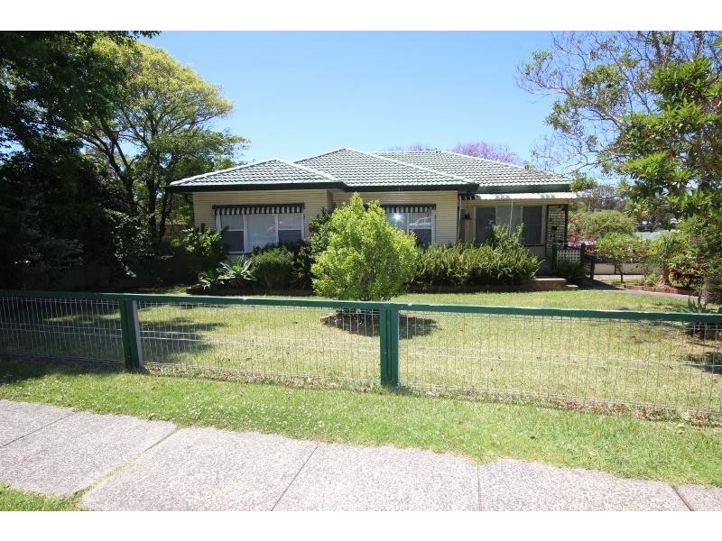 42 Vales Road, Mannering Park NSW 2259