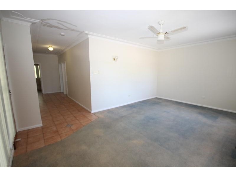 42 Vales Road, Mannering Park NSW 2259