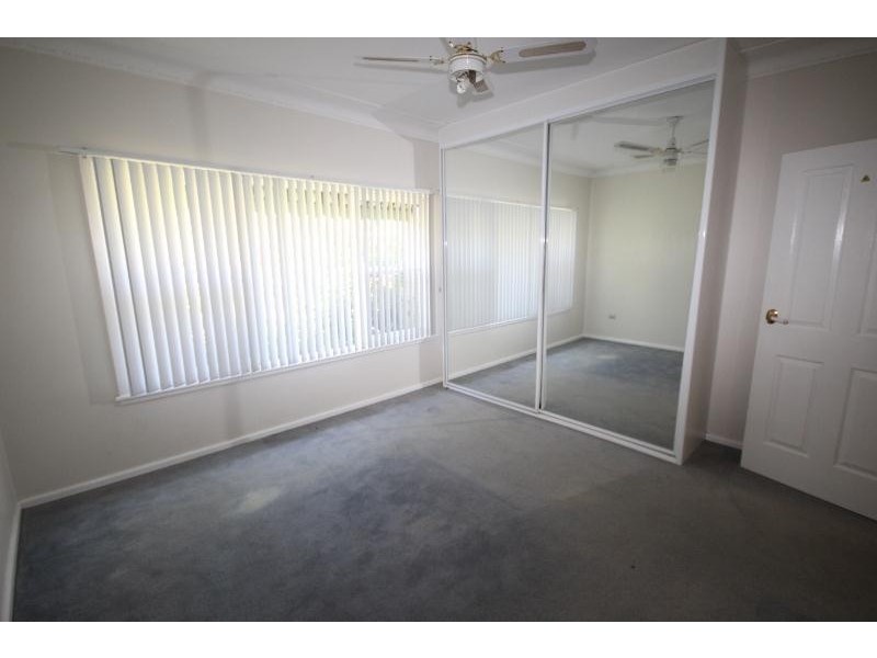 42 Vales Road, Mannering Park NSW 2259