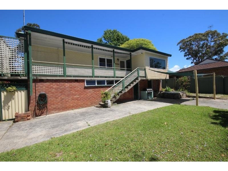 42 Vales Road, Mannering Park NSW 2259