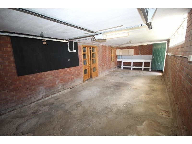 42 Vales Road, Mannering Park NSW 2259