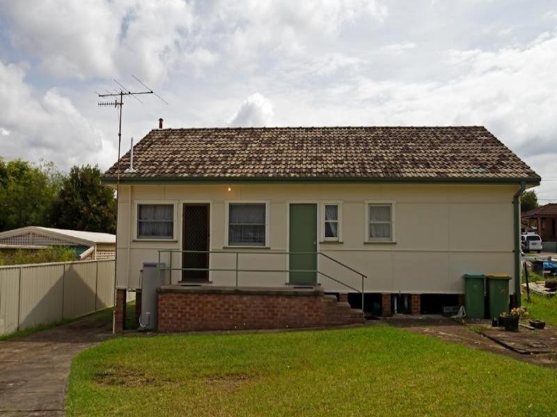 77 Coonanga Avenue, Budgewoi NSW 2262