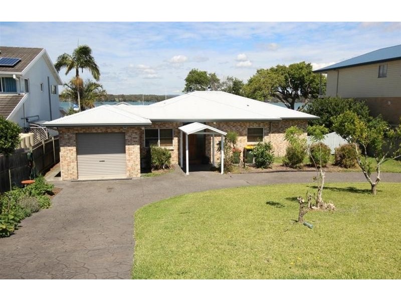 5 The Cut, Mannering Park NSW 2259