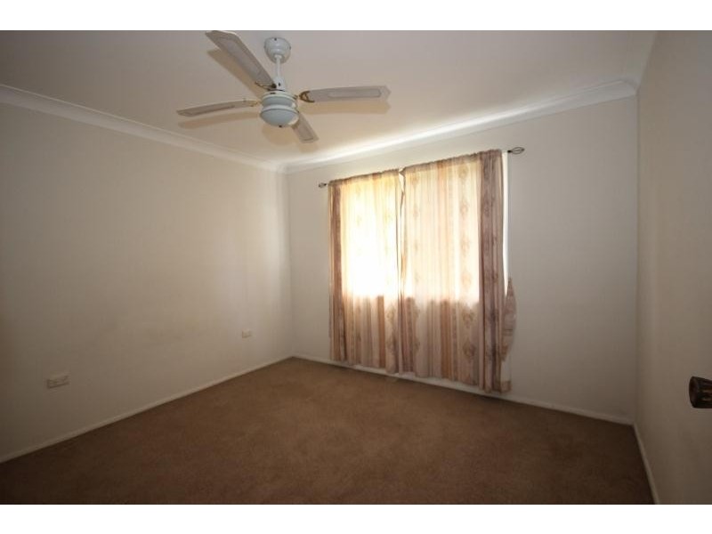 34 Campbell Parade, Mannering Park NSW 2259