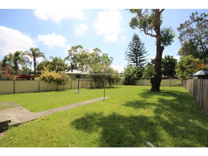 34 Campbell Parade, Mannering Park NSW 2259