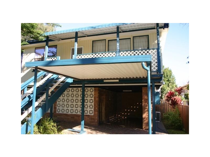 9 Waverley Road, Mannering Park NSW 2259