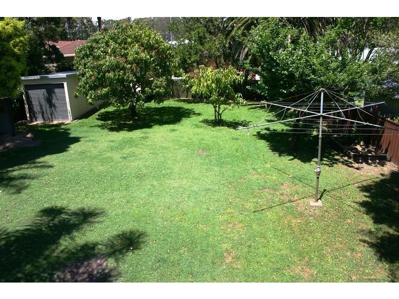 9 Waverley Road, Mannering Park NSW 2259