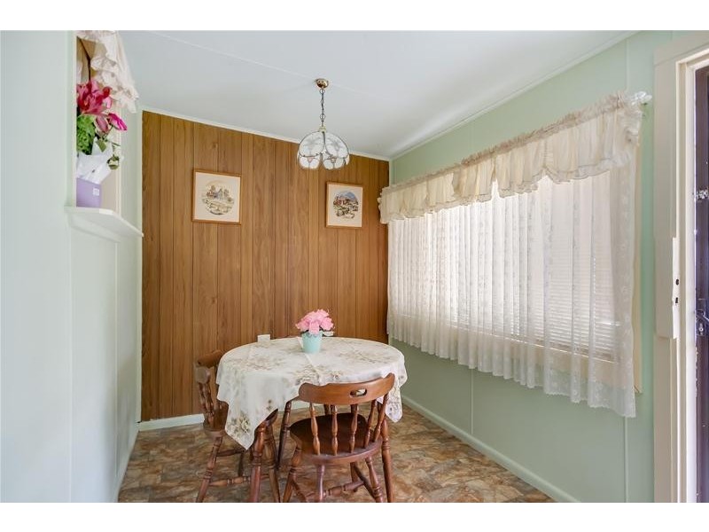 20 Warrina Avenue, Summerland Point NSW 2259