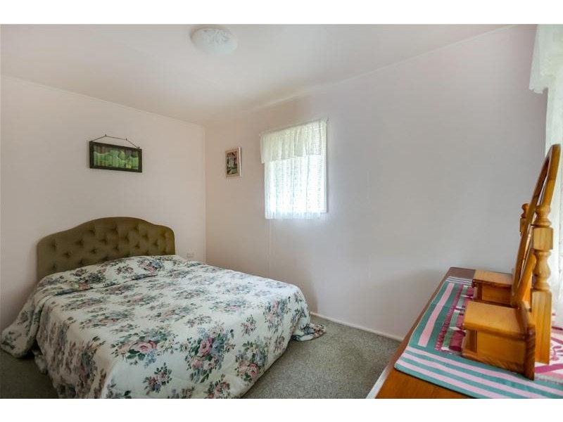 20 Warrina Avenue, Summerland Point NSW 2259