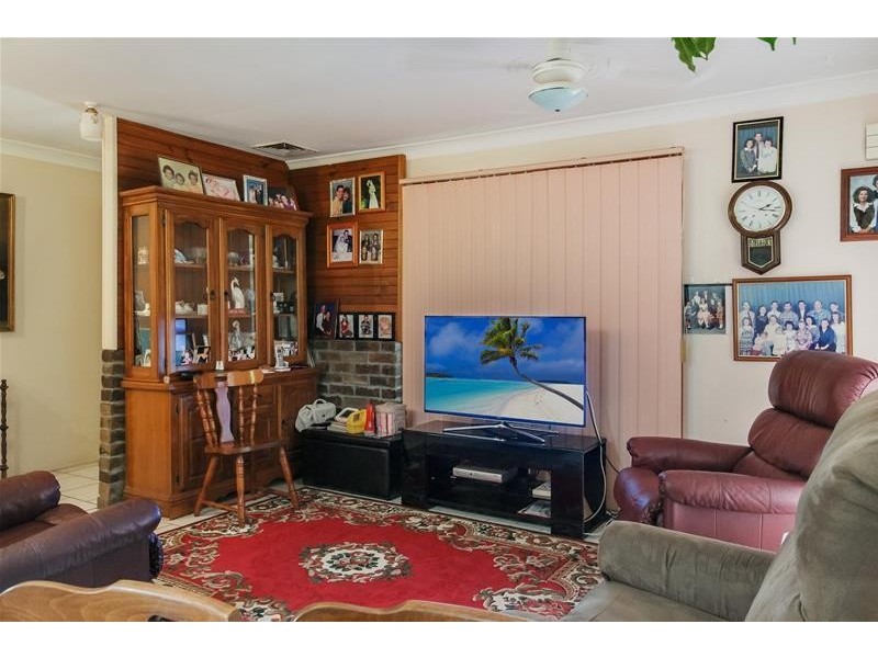 22 Vales Road, Mannering Park NSW 2259