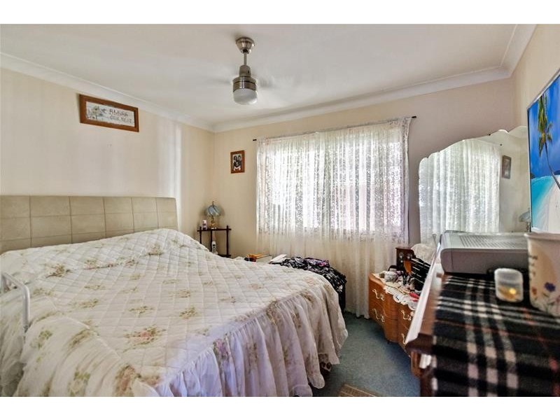 22 Vales Road, Mannering Park NSW 2259