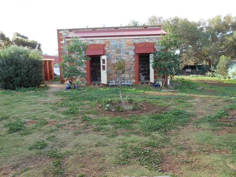 17 Main Road, Palmer SA 5237