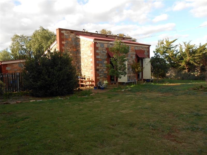 17 Main Road, Palmer SA 5237