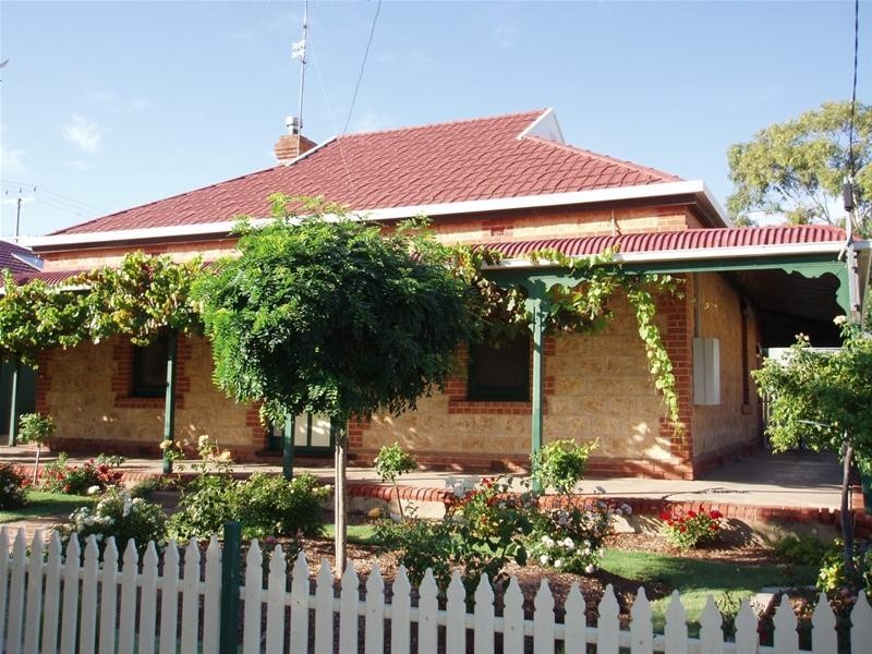 2 Queen Mary Street, Mannum SA 5238