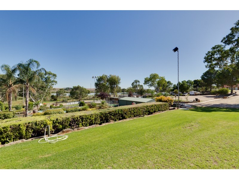 Avoca Dell Drive, Murray Bridge SA 5253