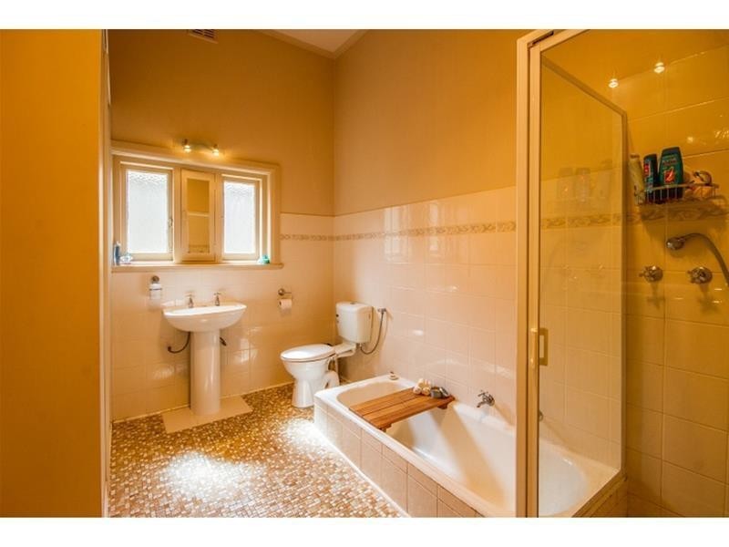 77 Cliff Street, Mannum SA 5238