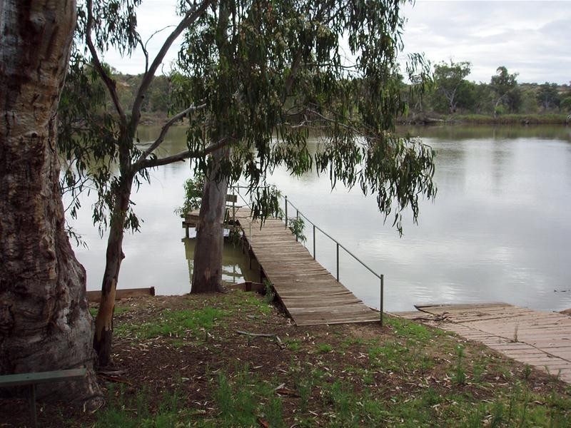 Shack 6 Riverside Drive, Big Bend SA 5238