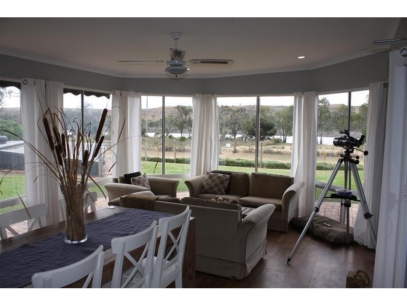 1398 East Front Road, Younghusband SA 5238