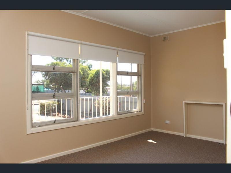 16 Charles Street, Mannum SA 5238