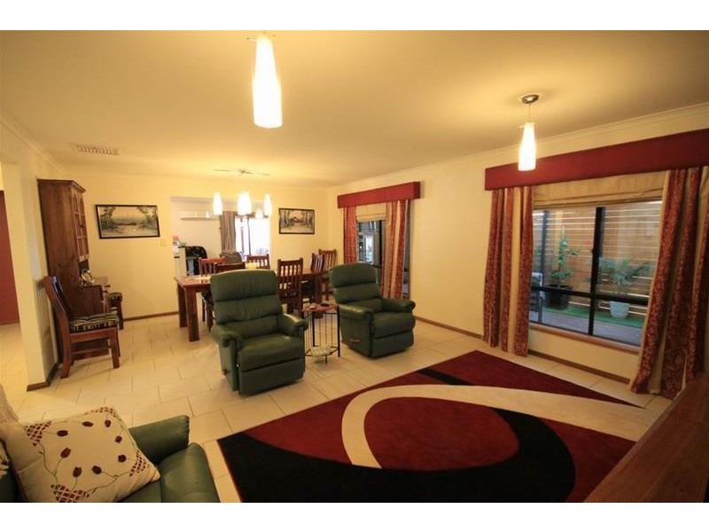 14 Walker Avenue, Mannum SA 5238