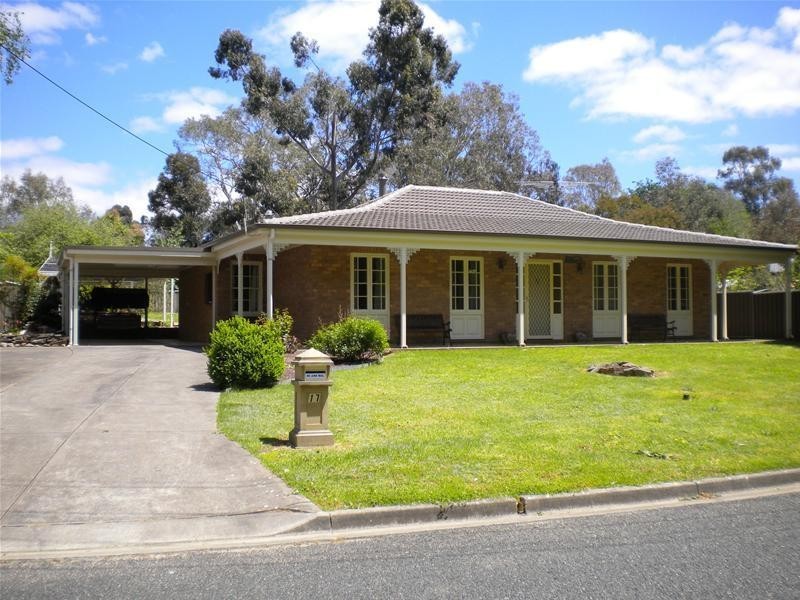 17 Memorial Drive, Mount Barker SA 5251