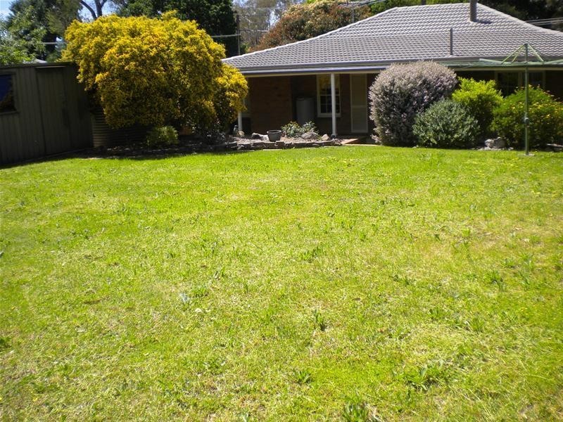 17 Memorial Drive, Mount Barker SA 5251