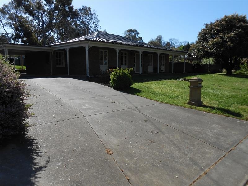 17 Memorial Drive, Mount Barker SA 5251