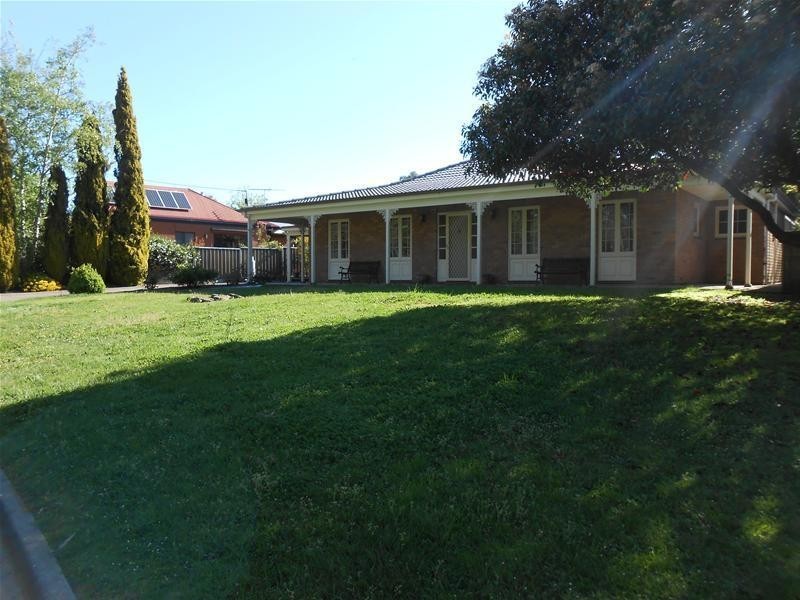 17 Memorial Drive, Mount Barker SA 5251
