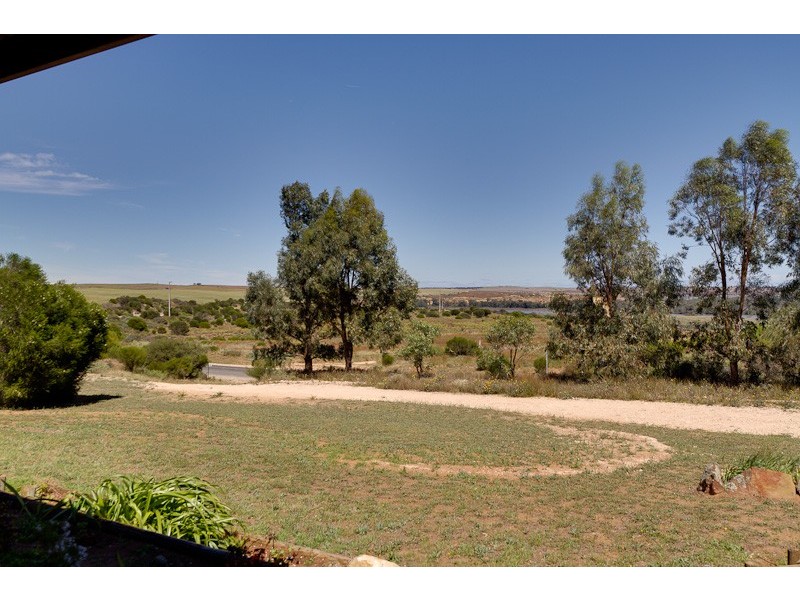 8 Riverview Road, Bowhill SA 5238