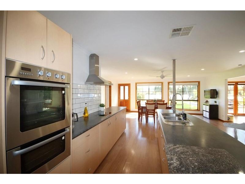 27 Murray Terrace, Cowirra Via, Mannum SA 5238