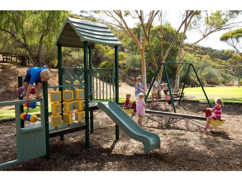 16 ‘Aruma River Resort’ Cliff View Drive, Walker Flat SA 5238