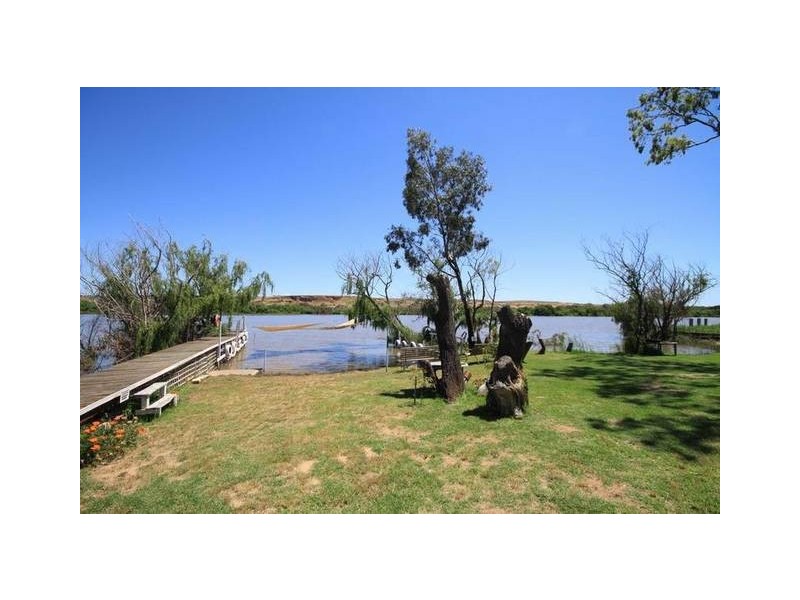 1 Murray Terrace COWIRRA Via, Mannum SA 5238