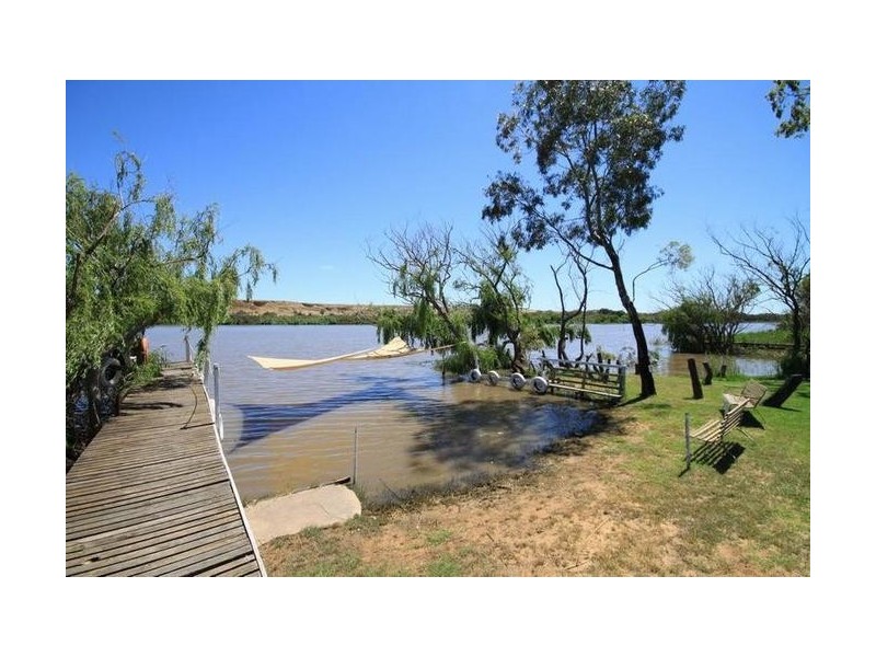 1 Murray Terrace COWIRRA Via, Mannum SA 5238
