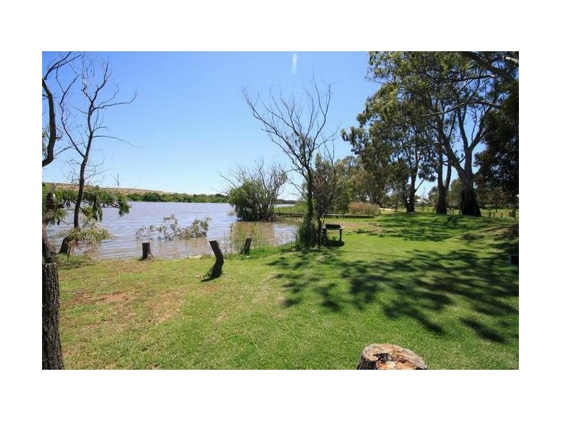 1 Murray Terrace COWIRRA Via, Mannum SA 5238