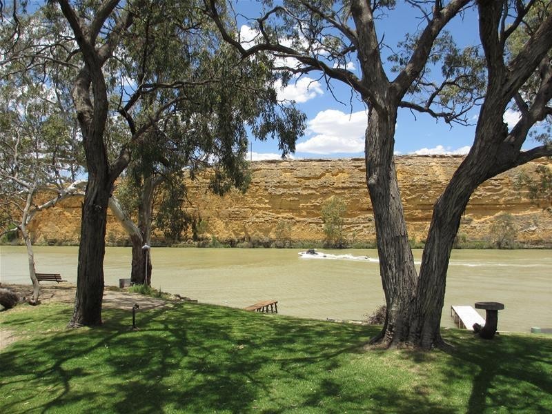 2 Marks Landing, Swan Reach SA 5354