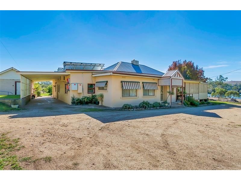 15 Thompson Road, Caurnamont SA 5238