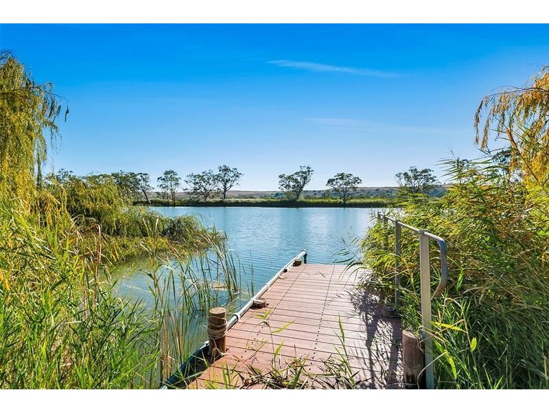 15 Thompson Road, Caurnamont SA 5238