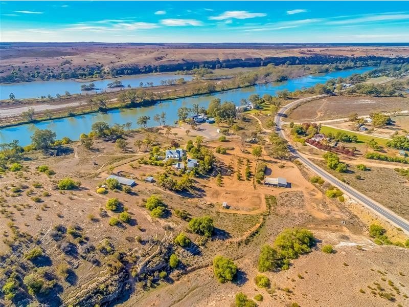 15 Thompson Road, Caurnamont SA 5238