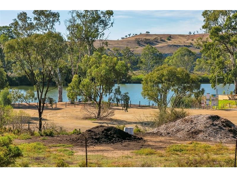 15 Thompson Road, Caurnamont SA 5238