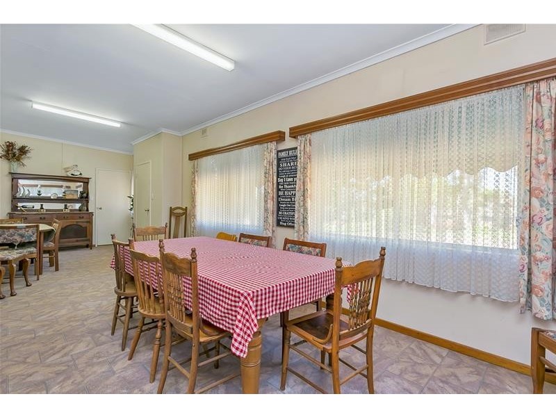 15 Thompson Road, Caurnamont SA 5238