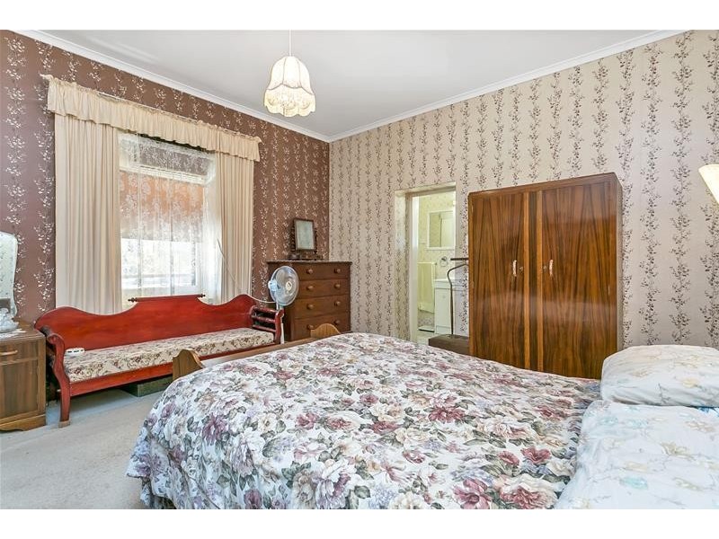 15 Thompson Road, Caurnamont SA 5238