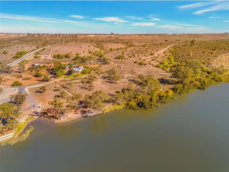 15 Thompson Road, Caurnamont SA 5238