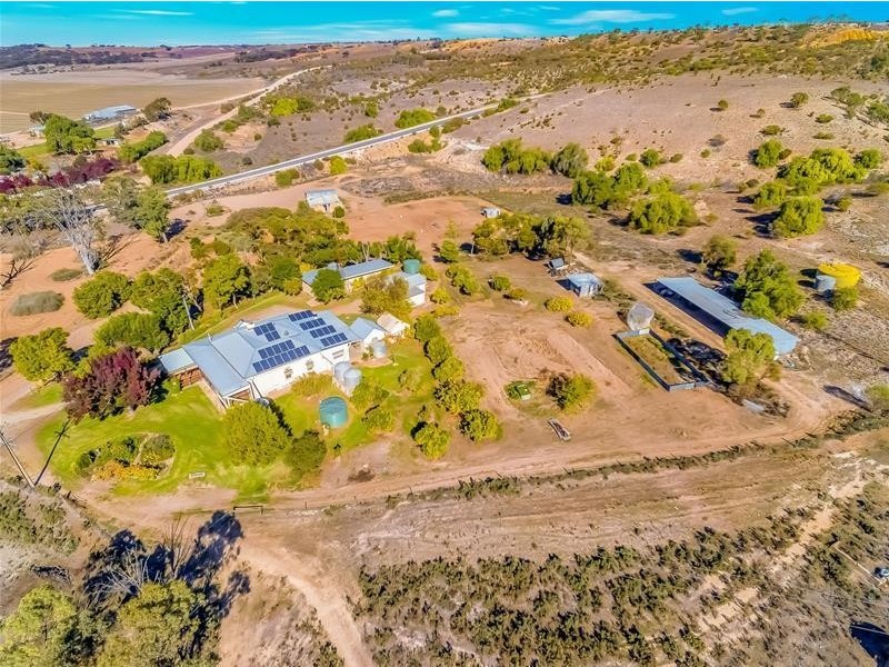 15 Thompson Road, Caurnamont SA 5238