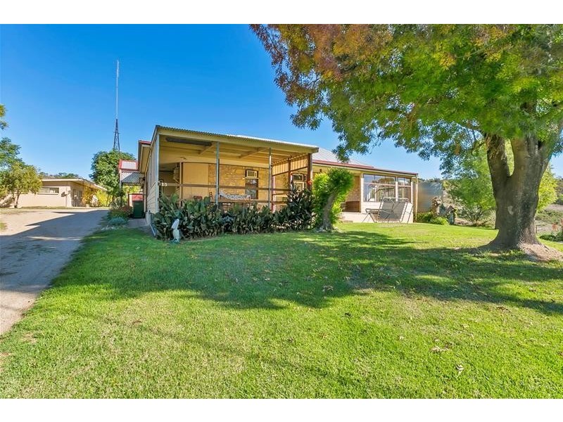 15 Thompson Road, Caurnamont SA 5238
