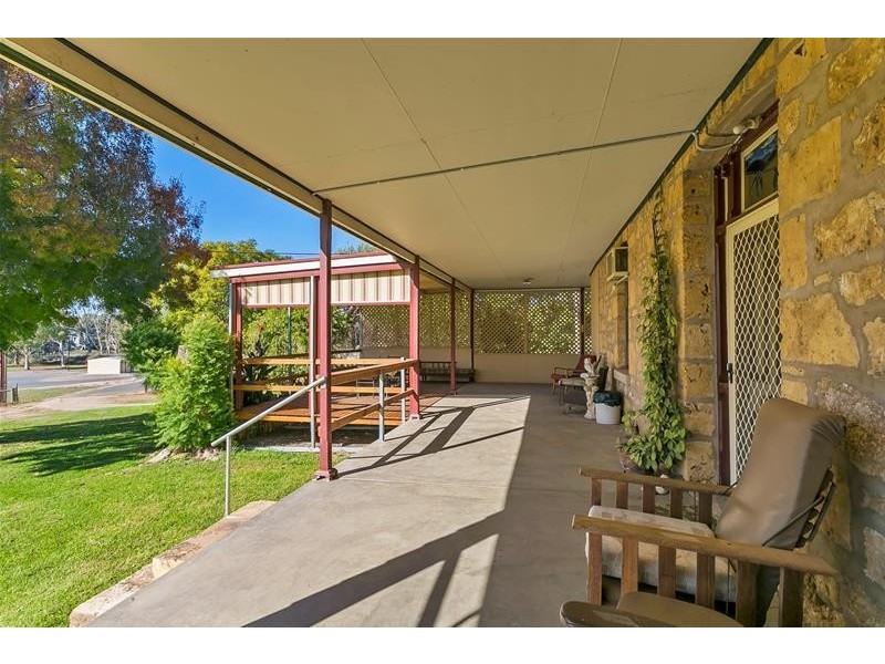 15 Thompson Road, Caurnamont SA 5238