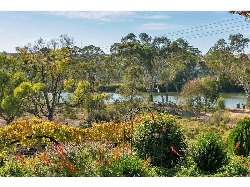 15 Thompson Road, Caurnamont SA 5238