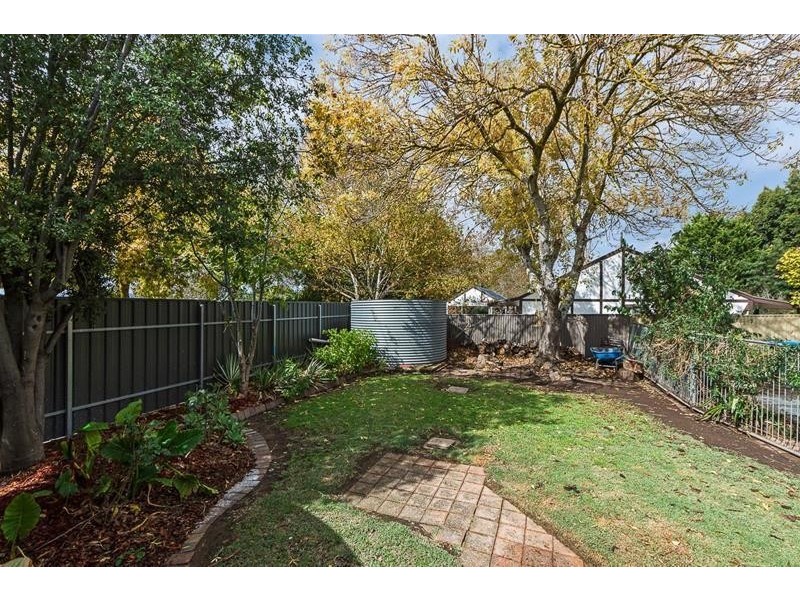 2 Fry Street, Mount Barker SA 5251